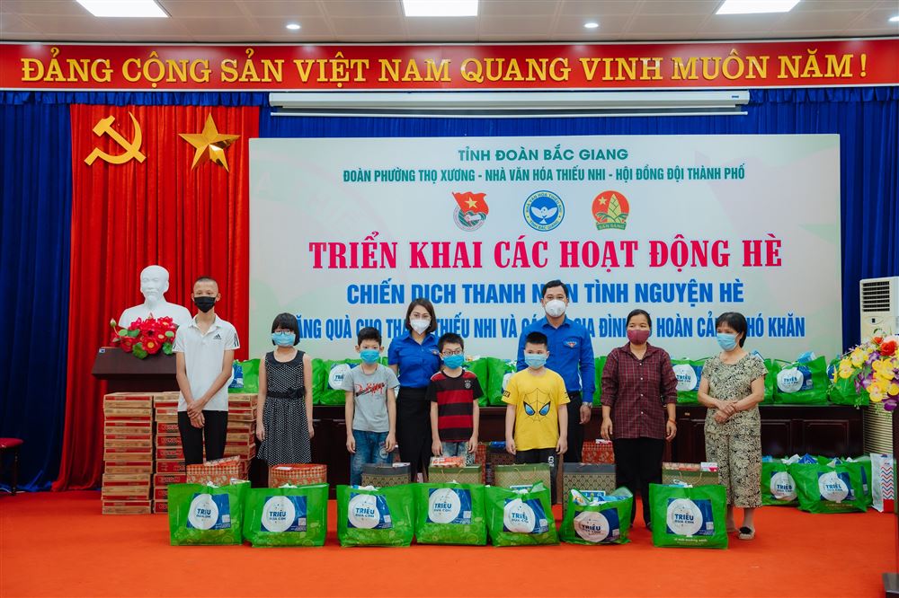 Bắc Giang: Triển khai các hoạt động hè và trao 85 suất quà  cho trẻ em khuyết tật, trẻ em có hoàn cảnh khó khăn