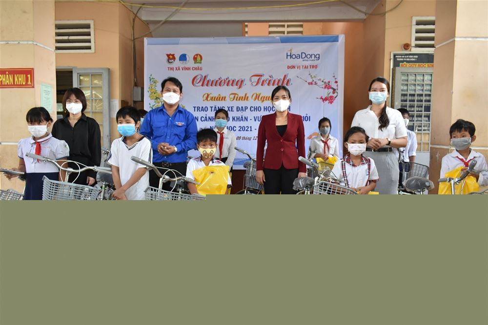 Sóc Trăng: Tổ chức chương trình Xuân tình nguyện trao tặng xe đạp cho học sinh có hoàn cảnh khó khăn 