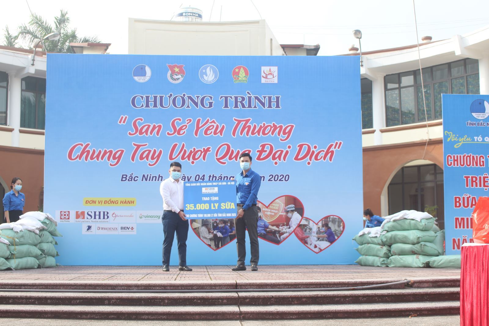  Hội đồng Đội tỉnh Bắc Ninh: Một trăm ngàn ly sữa cho trẻ em có hoàn cảnh khó khăn.