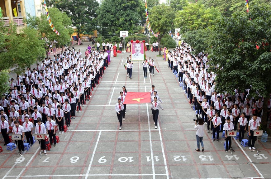 Học sinh cả nước náo nức trong lễ khai giảng năm học mới