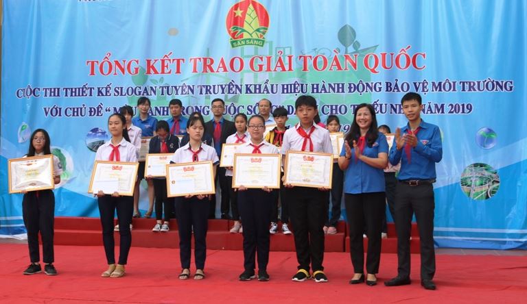 Trao giải cuộc thi thiếu nhi thiết kế Slogan tuyên truyền khẩu hiệu bảo vệ môi trường