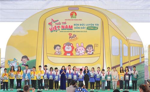 2.000 thiếu nhi Thái Nguyên tham dự Ngày hội “Tuổi trẻ Việt Nam - Rèn đức luyện tài, dẫn dắt tương lai”