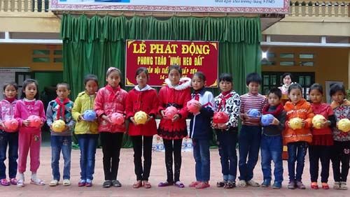 Bắc Giang: Tổ chức Chương trình “Nuôi heo đất giúp bạn đến trường”