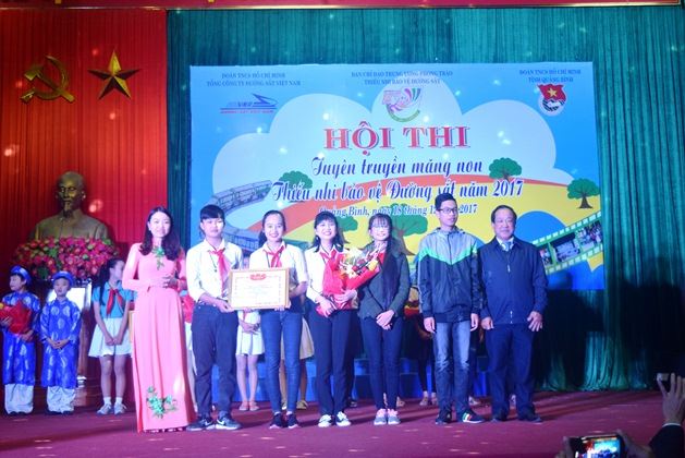Quảng Bình: Hội thi Tuyên truyền măng non Thiếu nhi bảo vệ đường sắt năm 2017