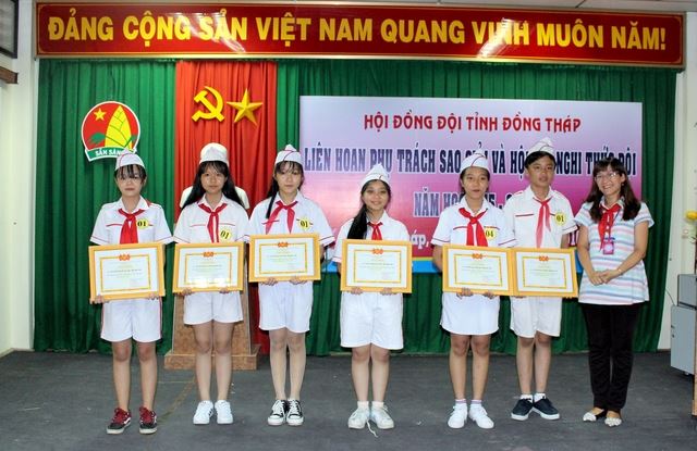 Liên hoan phụ trách Sao giỏi và Hội thi Nghi thức Đội tỉnh Đồng Tháp, năm học 2015 – 2016