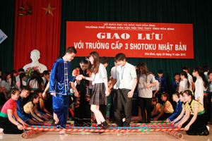 Hòa Bình: Giao lưu giữa học sinh trường PT DTNT tỉnh với trường cấp III Shokotu, Nhật Bản