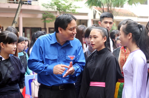 Ban Bí thư Trung ương Đoàn dự lễ khai giảng năm học mới 2015 - 2016