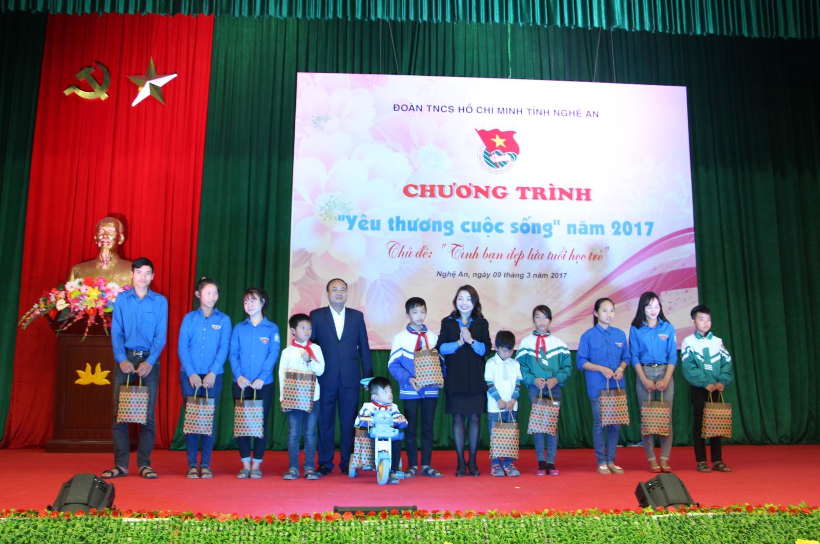 Tỉnh Nghệ An: Chương trình “Yêu thương cuộc sống” năm 2017