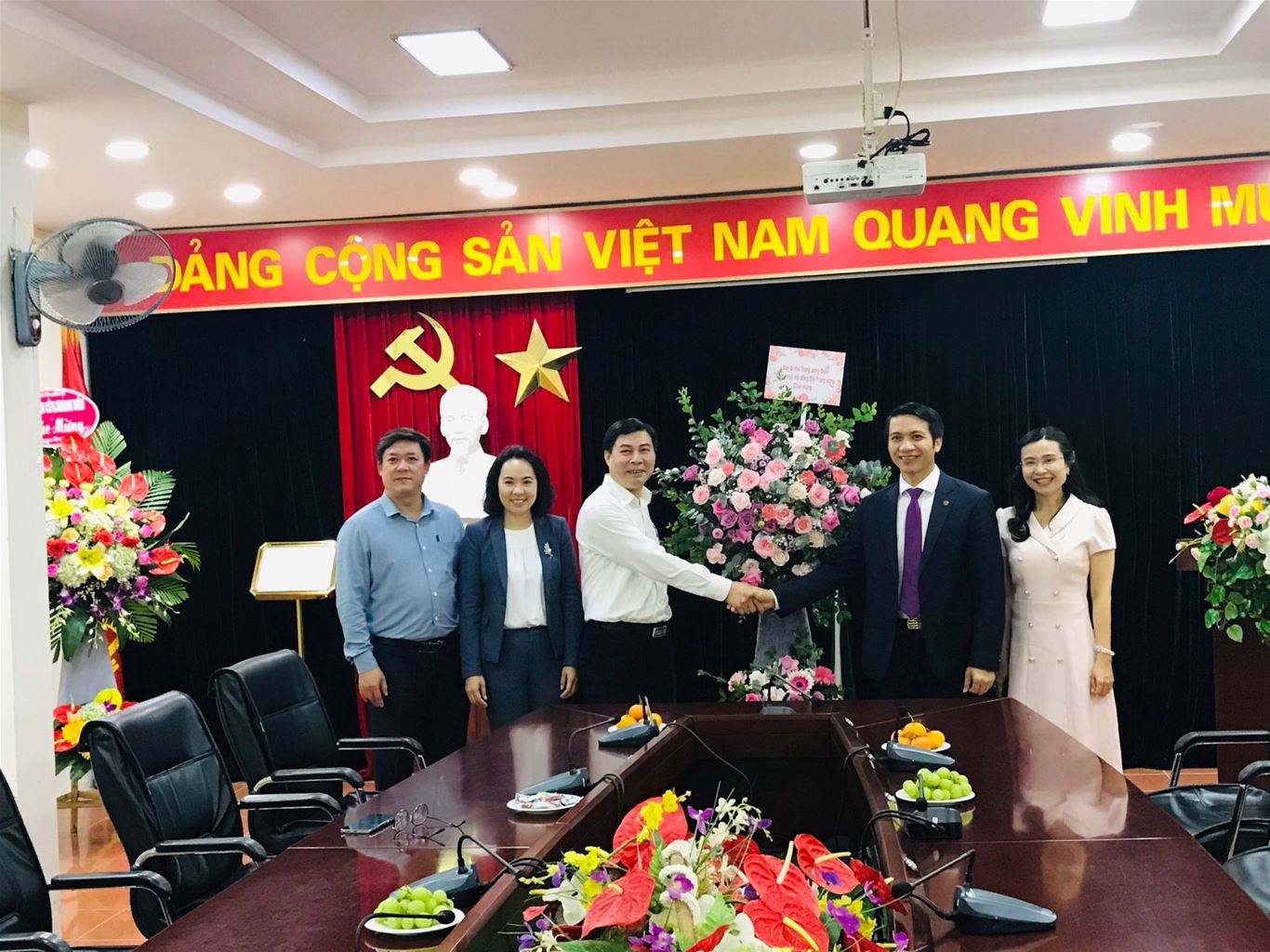 Ban Bí thư Trung ương Đoàn, Thường trực Hội đồng Đội TW chúc mừng Ngày Nhà giáo Việt Nam 20/11