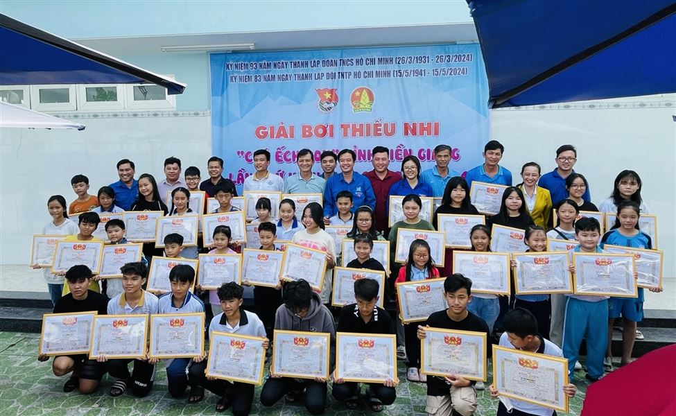 Tiền Giang: Sôi nổi Giải bơi thiếu nhi “Chú ếch con” lần thứ IV, năm học 2023 - 2024