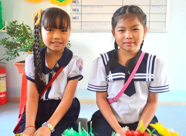 Đồng Tháp: Hai học sinh lớp 3 nhặt được hơn 4 lượng vàng trả lại cho người đánh rơi
