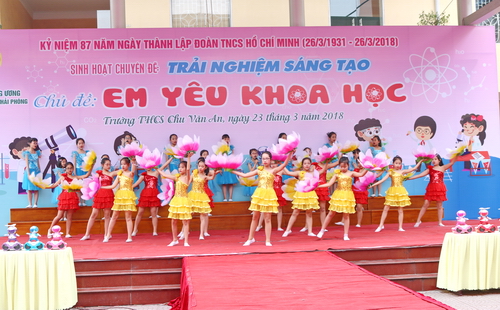 Tiết mục văn nghệ tại chương trình