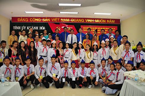 Sôi nổi Trại hè hữu nghị thiếu nhi Việt Nam - Lào