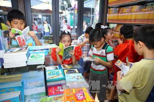 Nhà Thiếu Nhi Đà Nẵng: Tổ chức khai mạc hè, tặng quà, khám chữa bệnh cho thiếu nhi