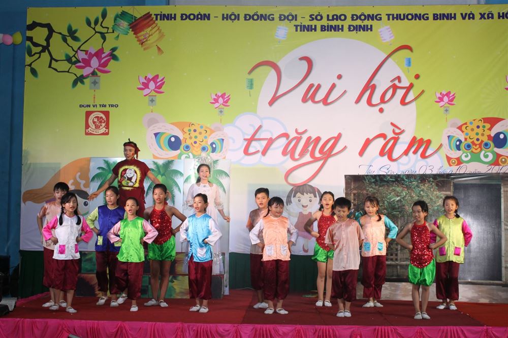 Bình Định: Tết trung thu ấm áp cho trẻ em huyện Tây Sơn