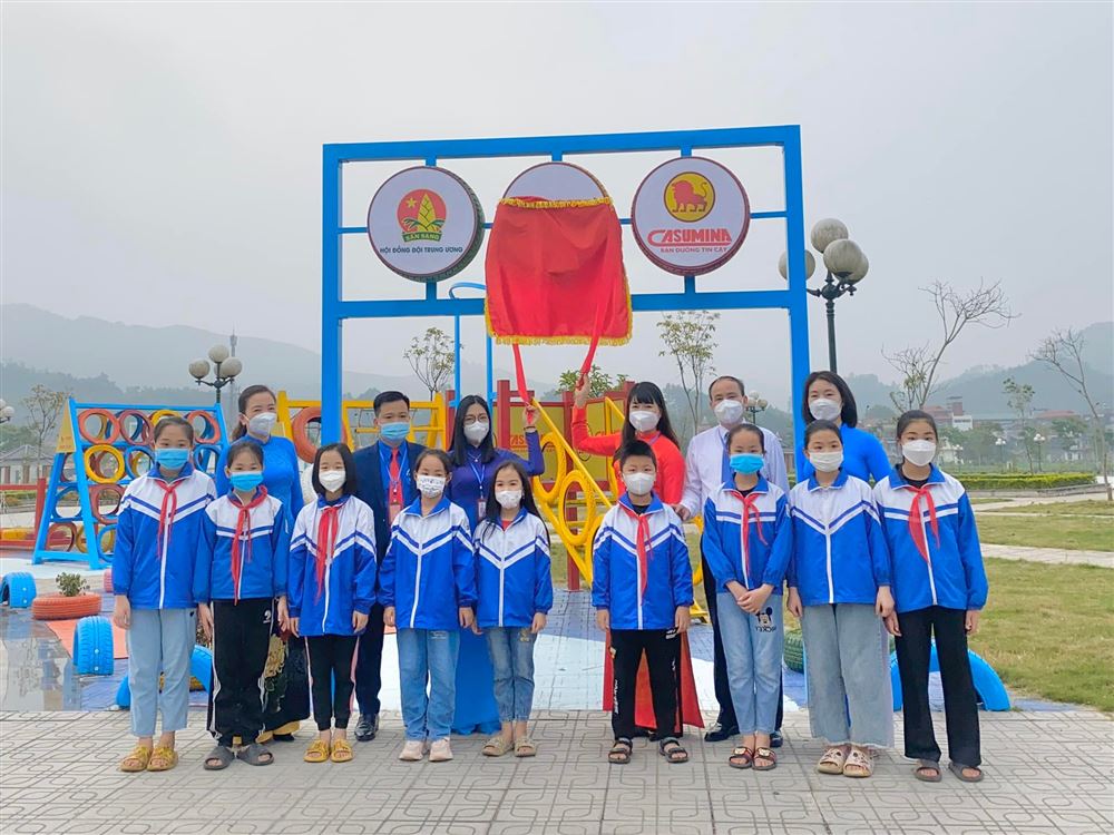 Thái Nguyên: Trao tặng sân chơi thiếu nhi của Hội đồng Đội Trung ương và Công ty Công ty Cổ phần Công nghiệp Cao su miền Nam Casumina tại huyện Võ Nhai