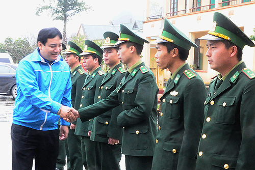 “Tết ấm” về với cán bộ, chiến sỹ và tuổi trẻ, nhân dân các dân tộc tỉnh Hà Giang 