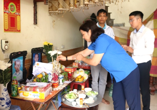   Hội đồng Đội Trung ương thăm hỏi, chia buồn 4 gia đình có 5 học sinh đuối nước 