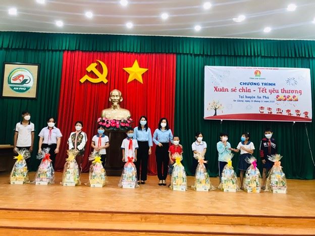 An Giang - Hội đồng Đội tỉnh An Giang tổ chức chuỗi hoạt động chăm lo Tết Nhâm Dần 2022 cho thiếu nhi trên địa bàn tỉnh