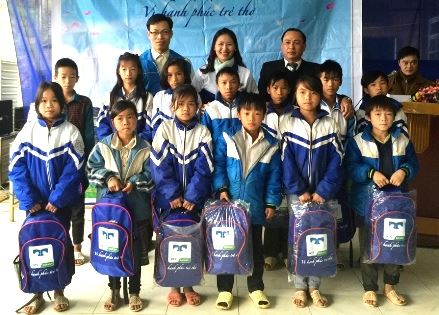 Yên Bái: Trao tặng 500 suất quà cho học sinh có hoàn cảnh khó khăn