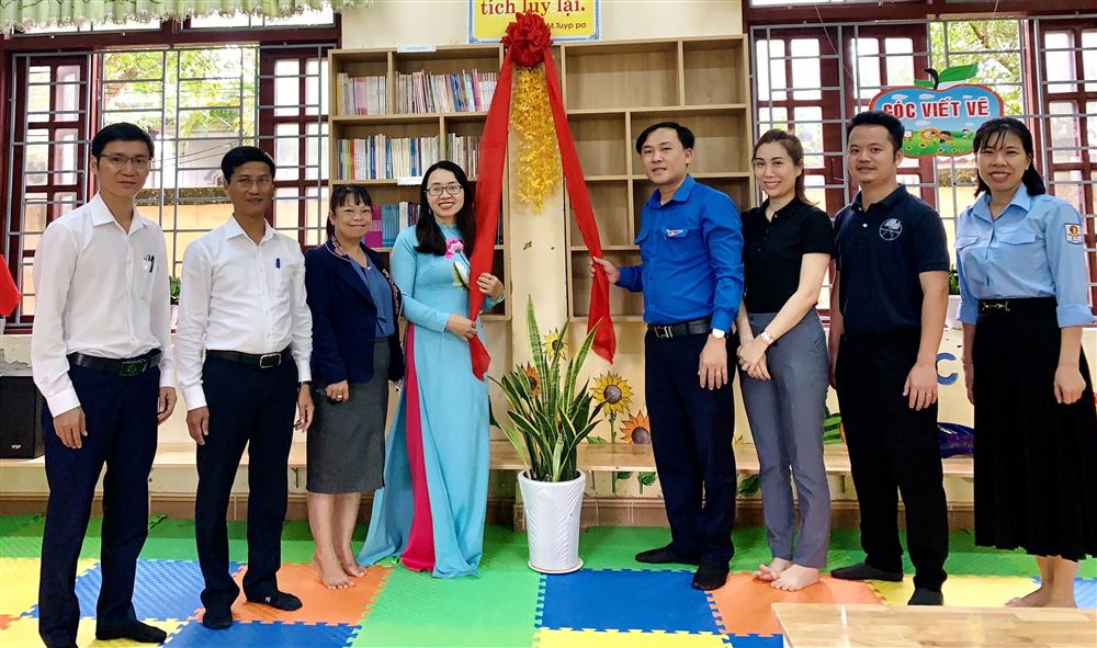 Quảng Trị: Bàn giao “Không gian đọc sách, sinh hoạt Đội và trao Tủ sách lớp học” năm 2022
