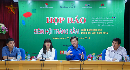   120 em thiếu nhi tham dự “Đêm hội trăng rằm - Thắp sáng ước mơ thiếu nhi Việt Nam” năm 2015 