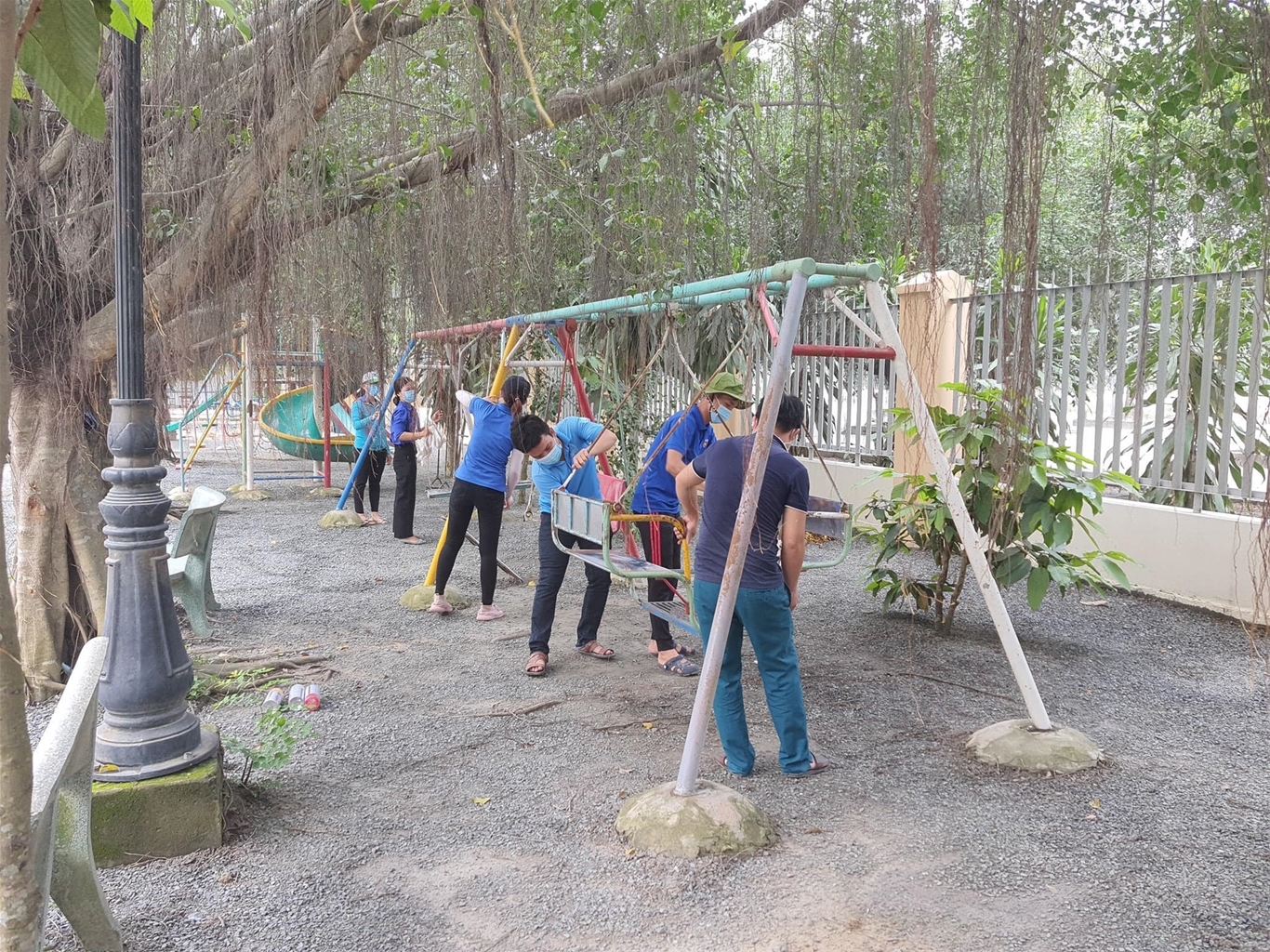 Sửa chữa khu vui chơi cho thiếu nhi tại xã Tân Mỹ, huyện Bắc Tân Uyên